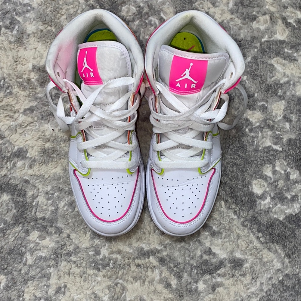 Nike Jordan air mid edge glow